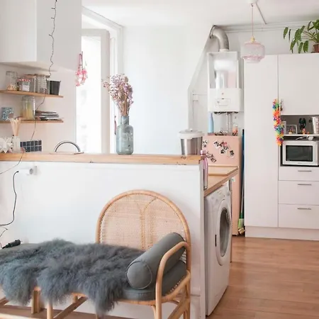 Beautiful Bright Apt Near Belleville Paris